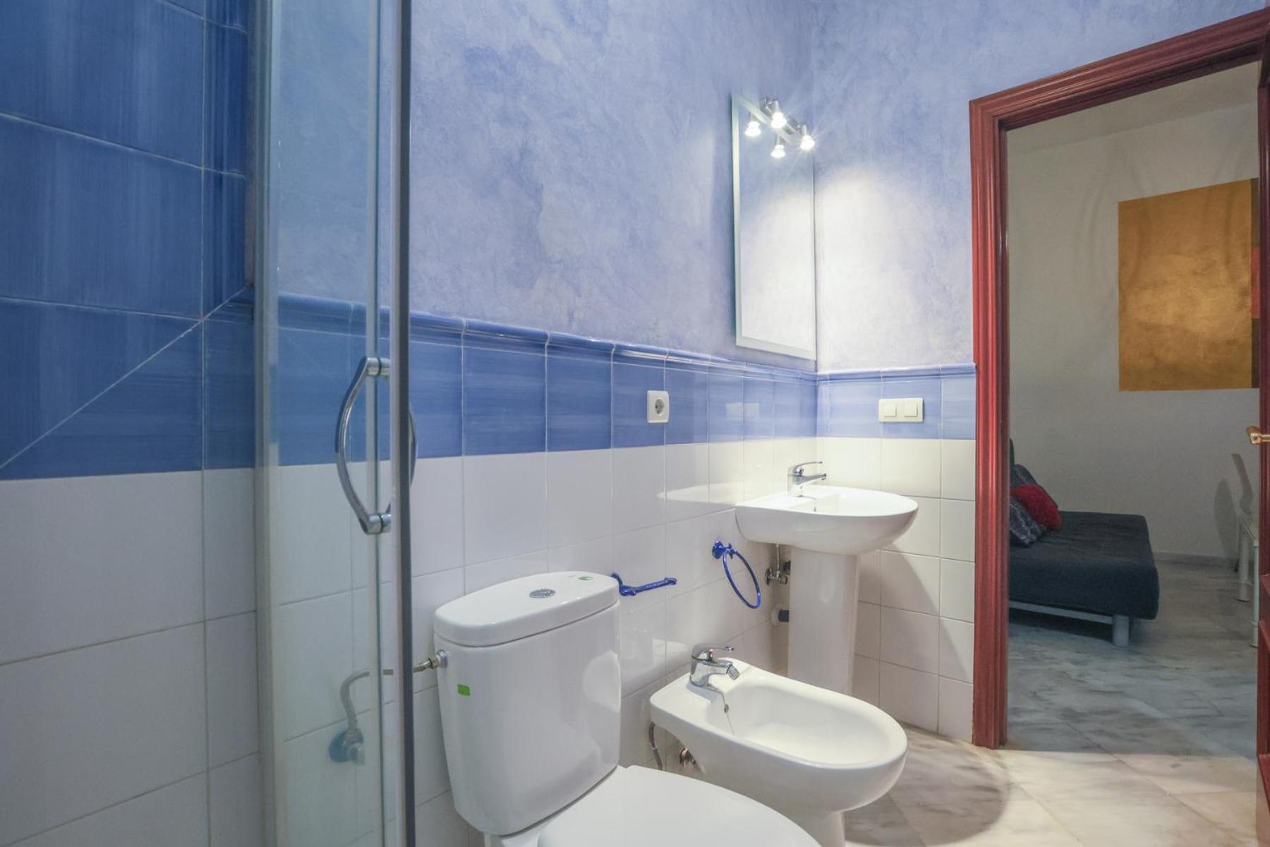 Galindo Center Premium Suites, Free Parking เซบีญา ภายนอก รูปภาพ